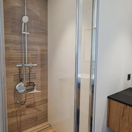 Coup De Coeur - Superbe T2 Rénové Vue 4 Pers Appartement *